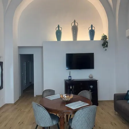 A Kast 37 Apartment *