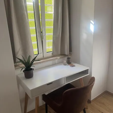 A Kast 37 Apartment *